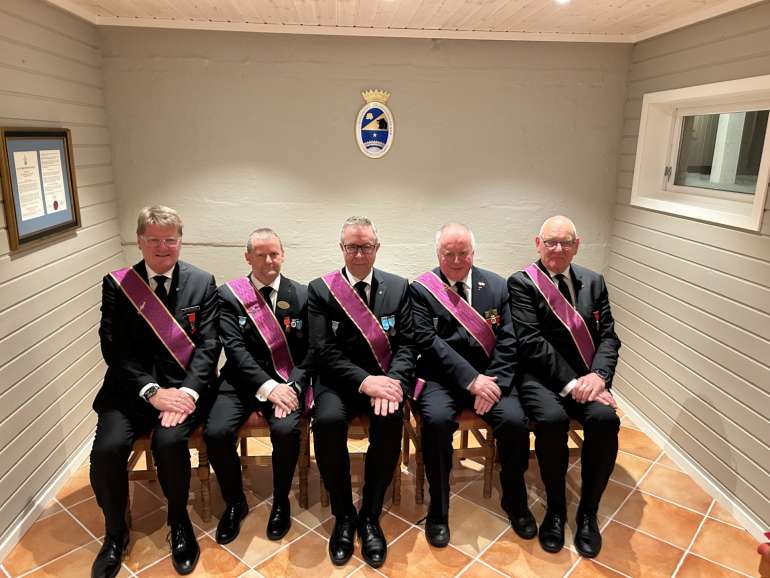 fra v: I. Røgeberg, N.O.Pleym, W. M. Opdahl, P-E. Fiskebeck, E. Vindorum.|||