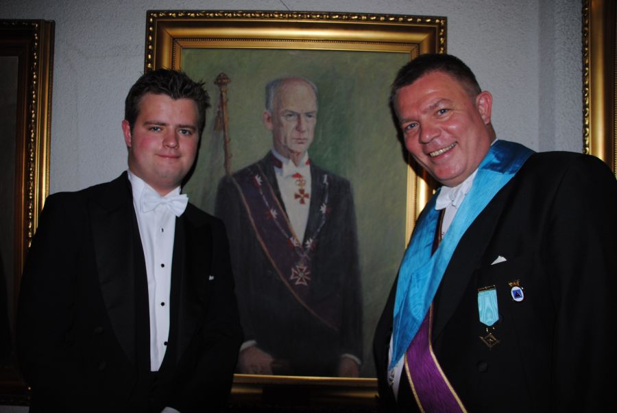 6. generasjons frimurer tatt opp i Oscar til de syv Bjerge!